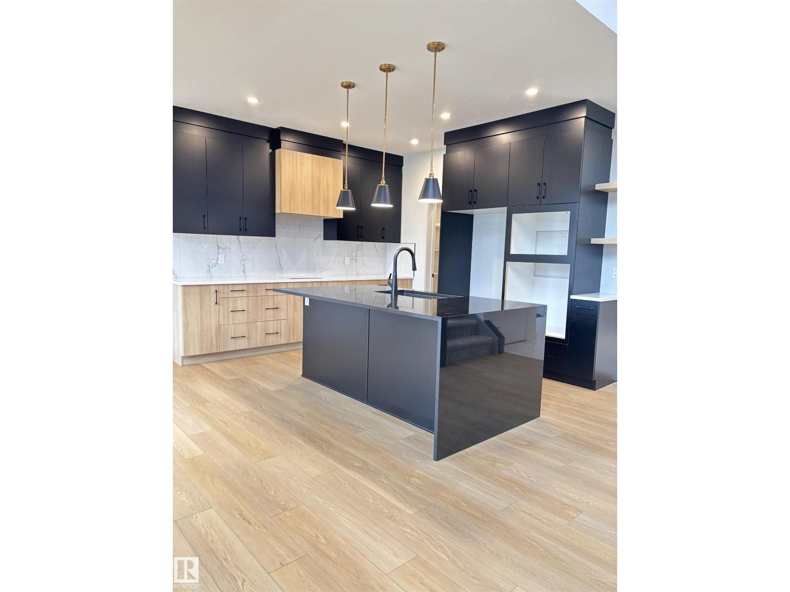 1061 Goldfinch Wy NW, Edmonton, Alberta  T5S 0R2 - Photo 10 - E4496177