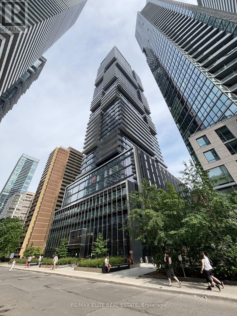 TH10 - 55 CHARLES STREET E, Toronto, Ontario