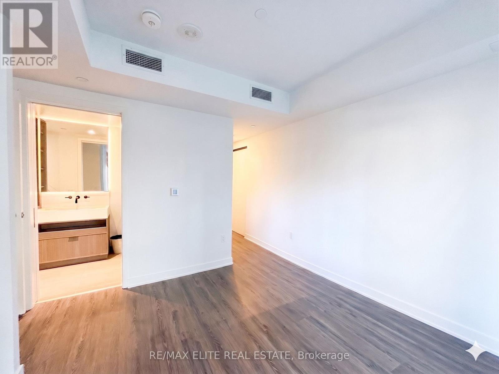 Th10 - 55 Charles Street E, Toronto, Ontario  M4Y 0J1 - Photo 14 - C13499024
