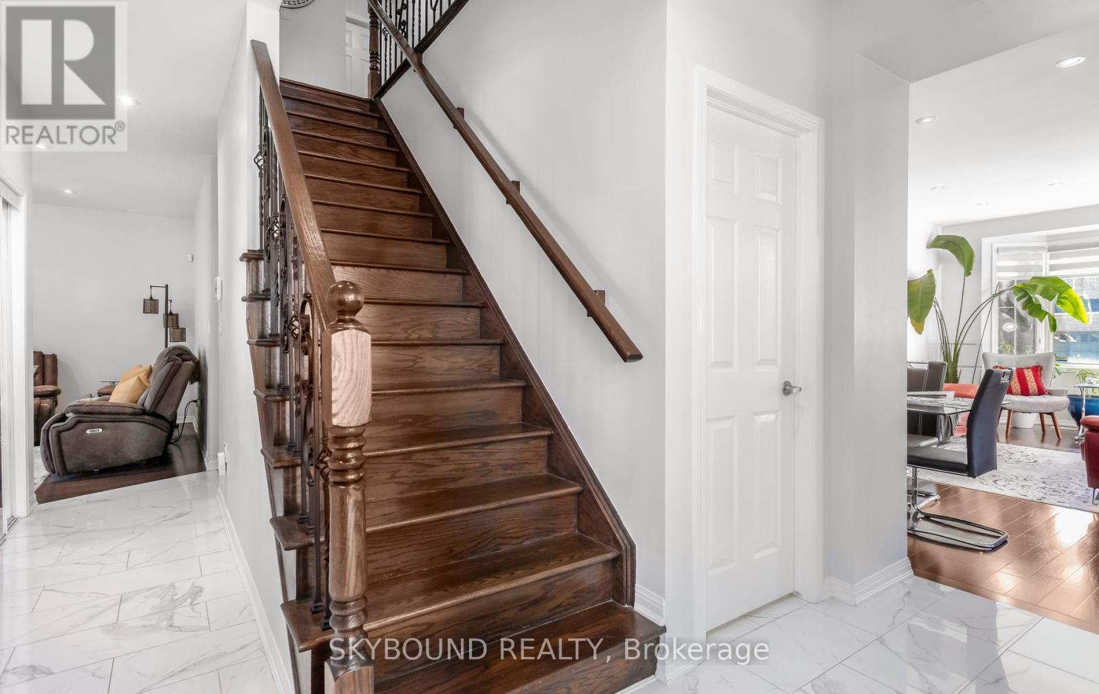 308 Mcdougall Cross, Milton, Ontario  L9T 0N6 - Photo 11 - W12980834