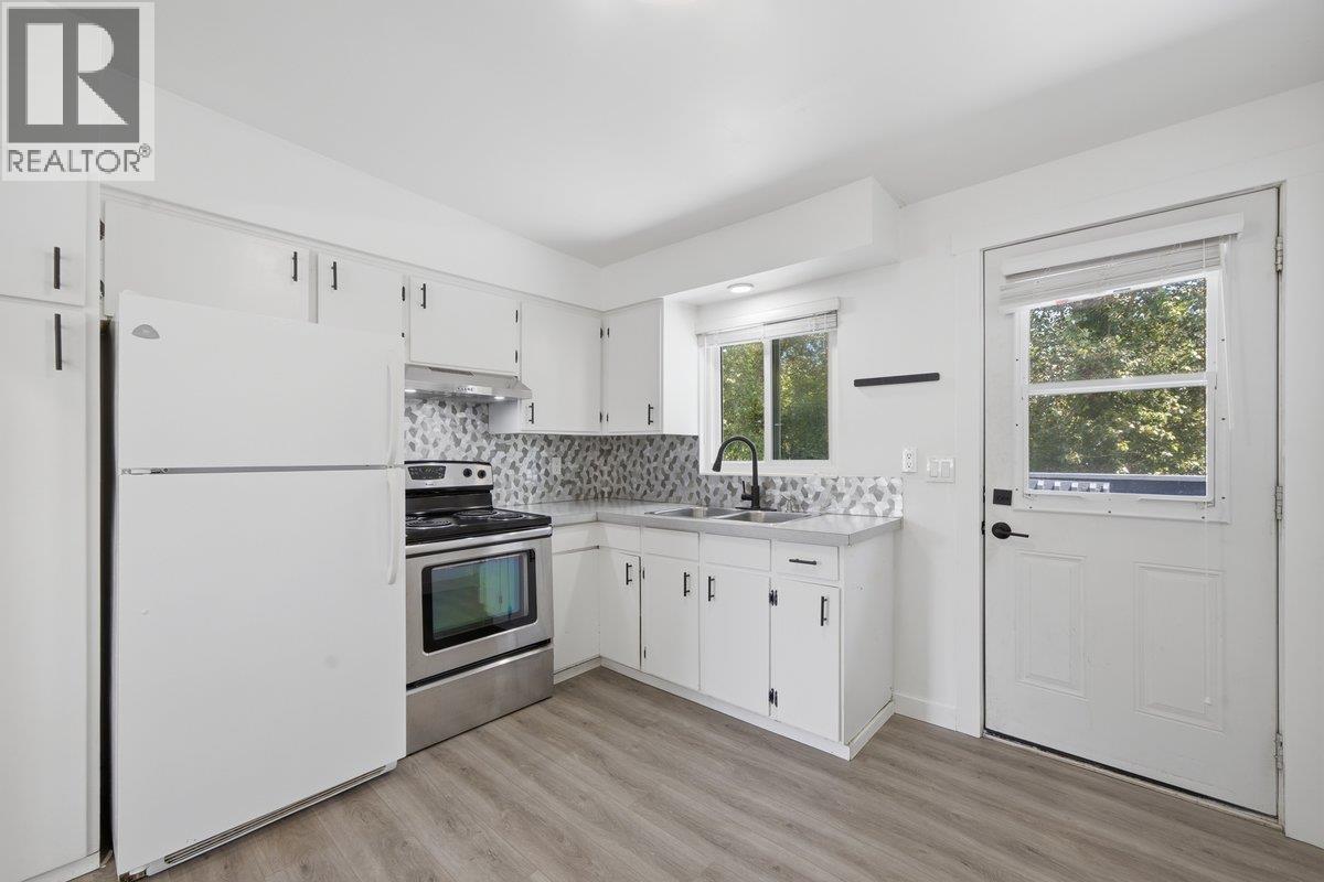 3652 -3654 St. Thomas Street Street, Port Coquitlam, British Columbia  V3B 2Y8 - Photo 2 - R3140654