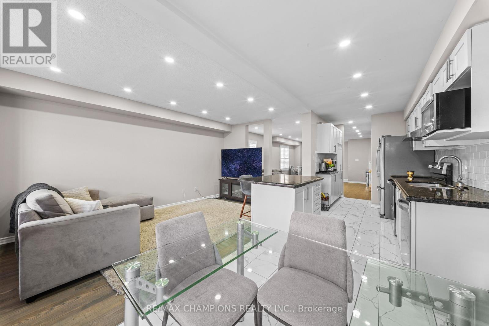 42 Abbotsbury Drive, Brampton, Ontario  L6X 0S3 - Photo 14 - W13461058