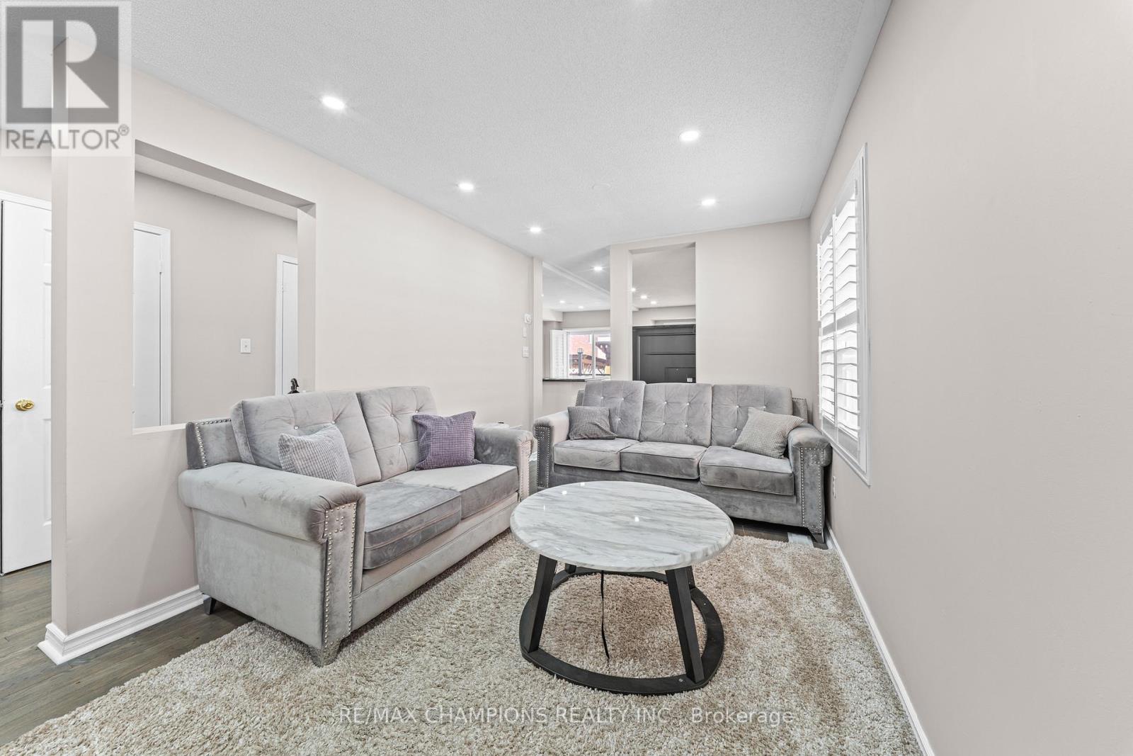 42 Abbotsbury Drive, Brampton, Ontario  L6X 0S3 - Photo 6 - W13461058