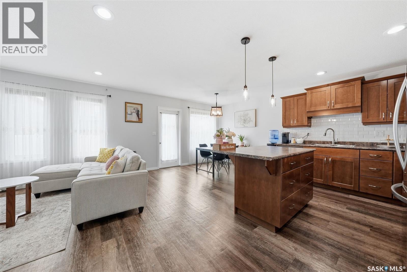 12 547 East Hampton Boulevard, Saskatoon, Saskatchewan  S7R 0H8 - Photo 4 - SK040865