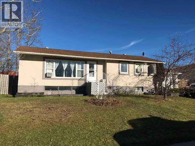 712 3 Avenue, Fox Creek, Alberta  T0H 1P0 - Photo 1 - A2288724