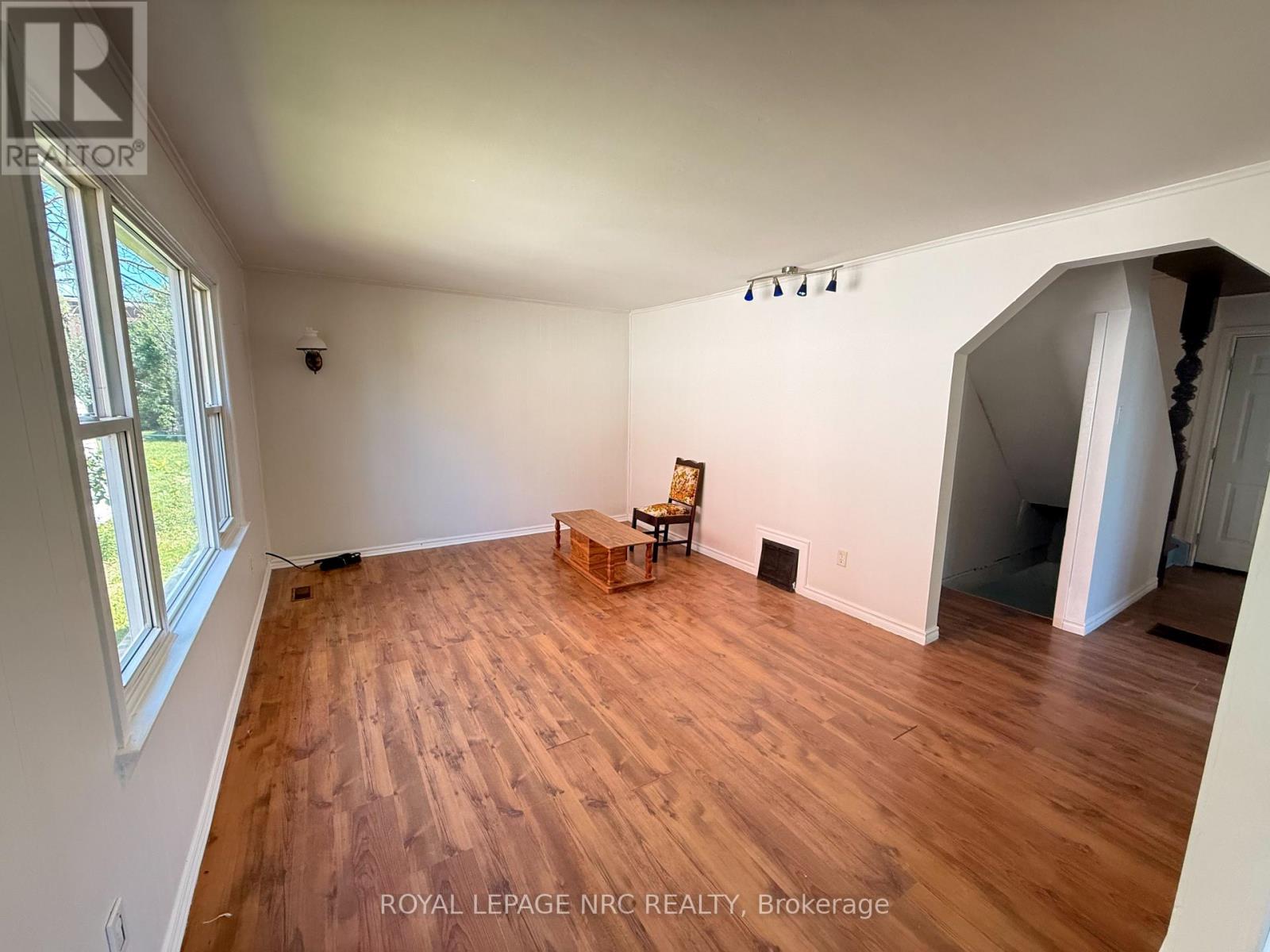 6411 Mcleod Road, Niagara Falls, Ontario  L2G 3G2 - Photo 3 - X13499094