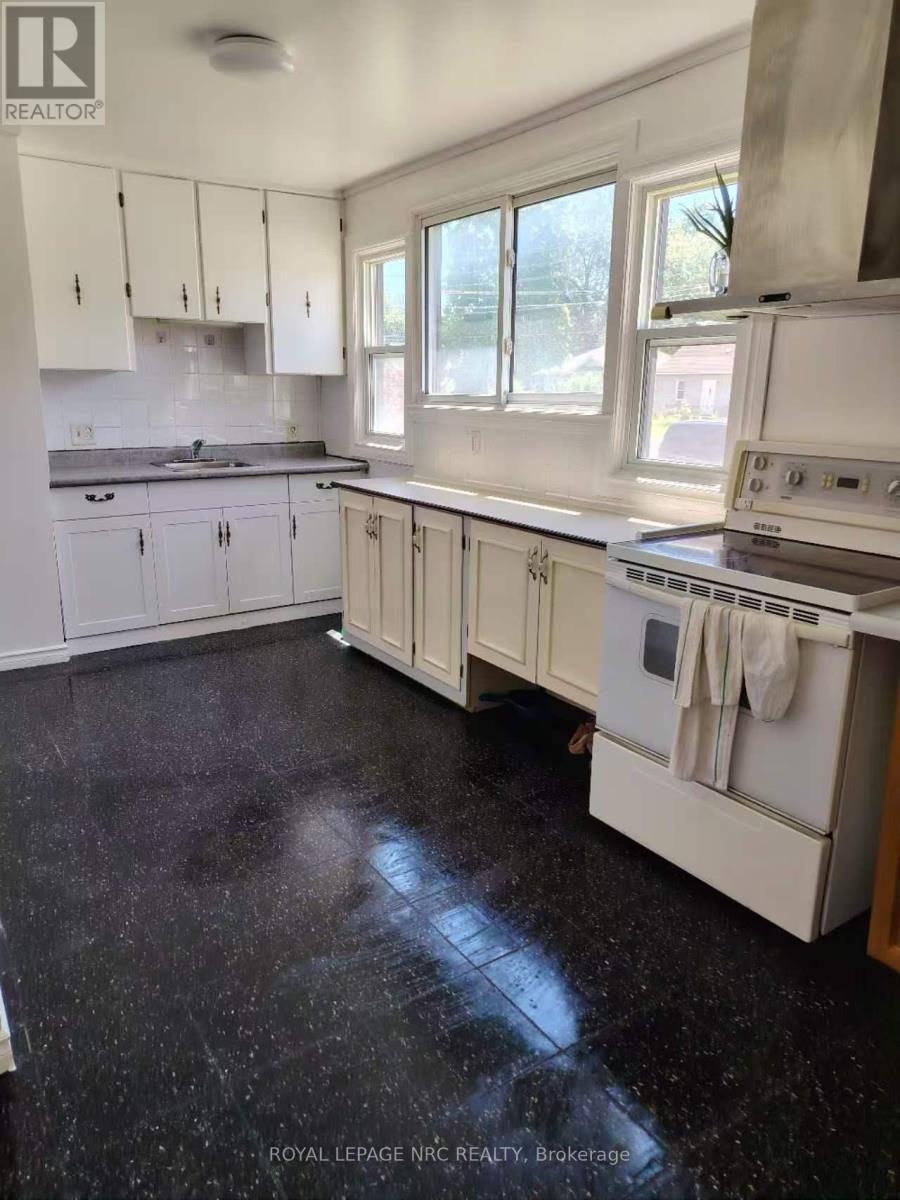 6411 Mcleod Road, Niagara Falls, Ontario  L2G 3G2 - Photo 11 - X13499096