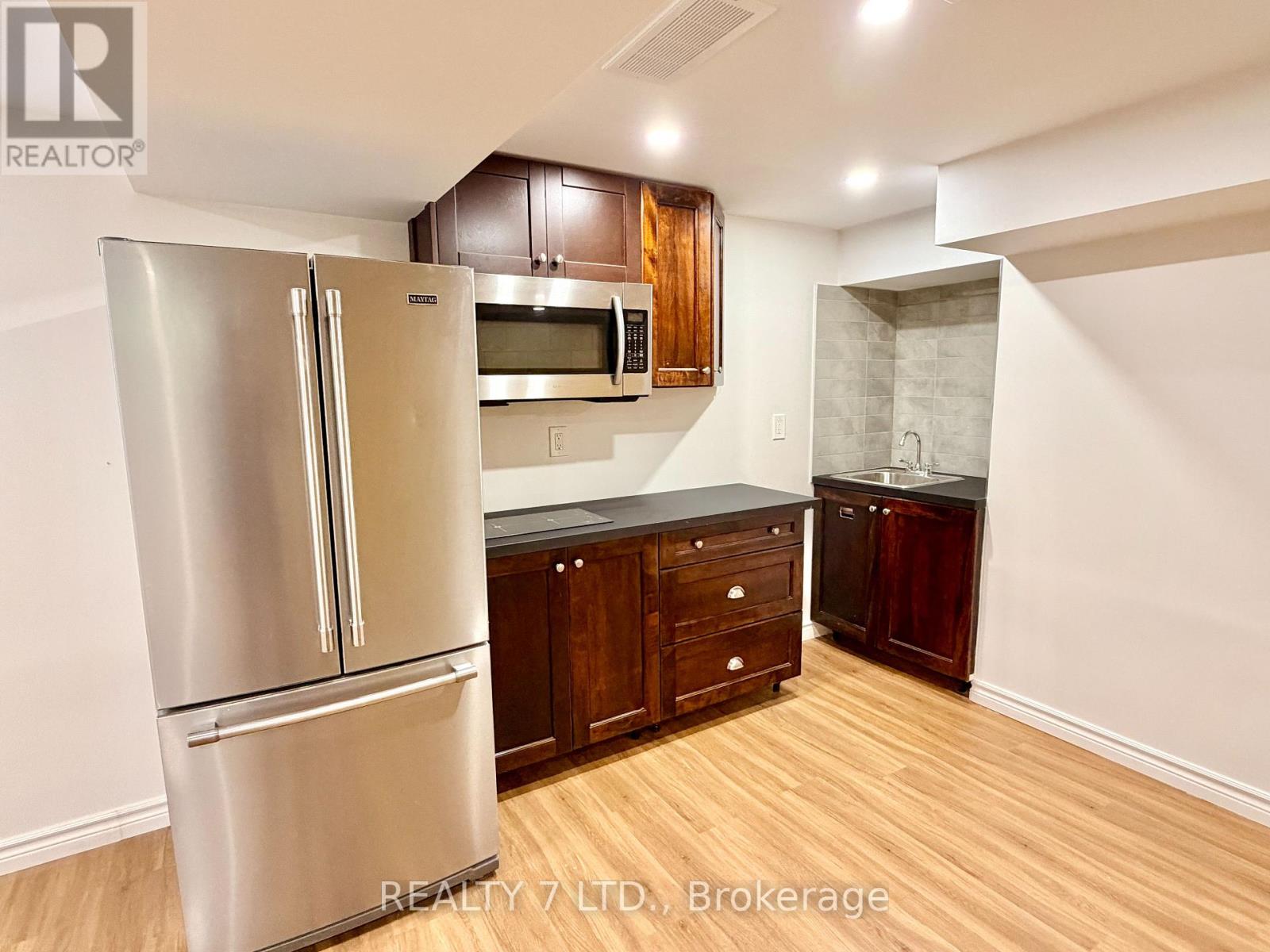 6718 Freeman Street, Niagara Falls, Ontario  L2E 5V1 - Photo 13 - X13499100