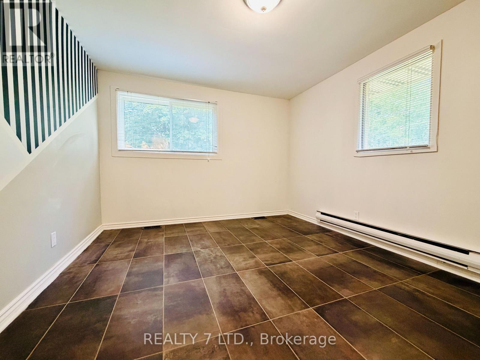 6718 Freeman Street, Niagara Falls, Ontario  L2E 5V1 - Photo 6 - X13499100