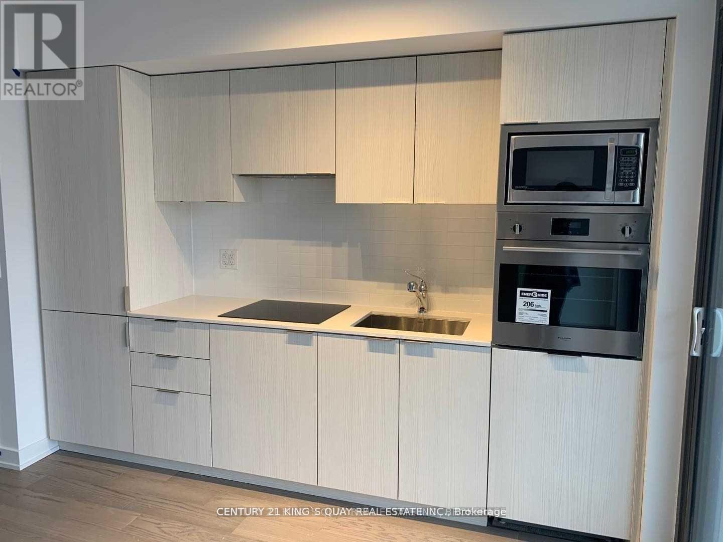 1013 - 11 Wellesley Street W, Toronto, Ontario  M4Y 1E8 - Photo 2 - C13499102