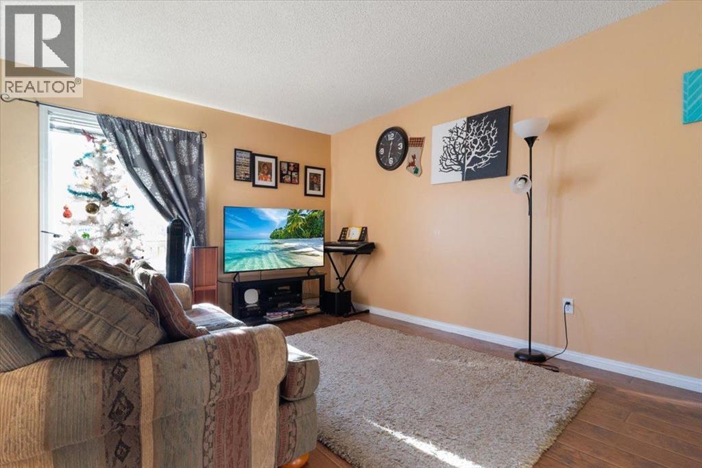 9109 112 Avenue, Grande Prairie, Alberta  T8X 1K5 - Photo 3 - A2324956