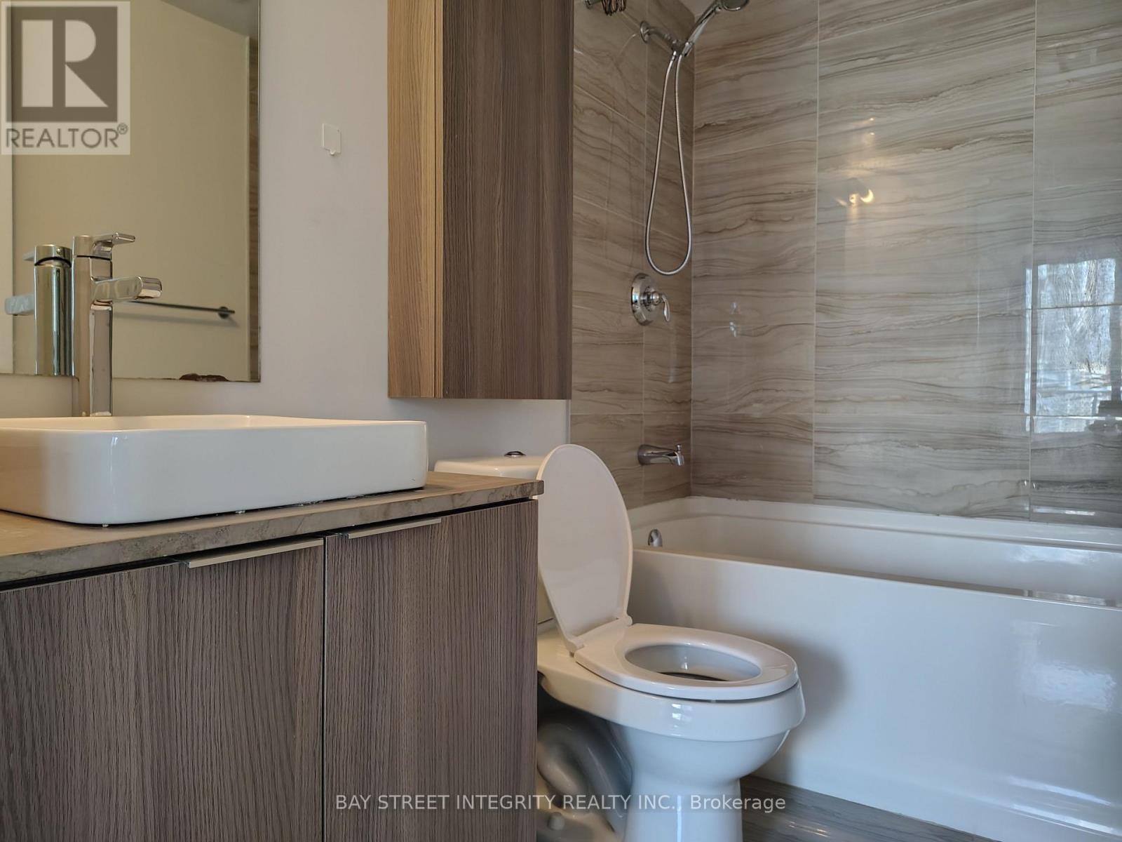 1308 - 11 Wellesley Street W, Toronto, Ontario  M4Y 1E8 - Photo 11 - C13499122