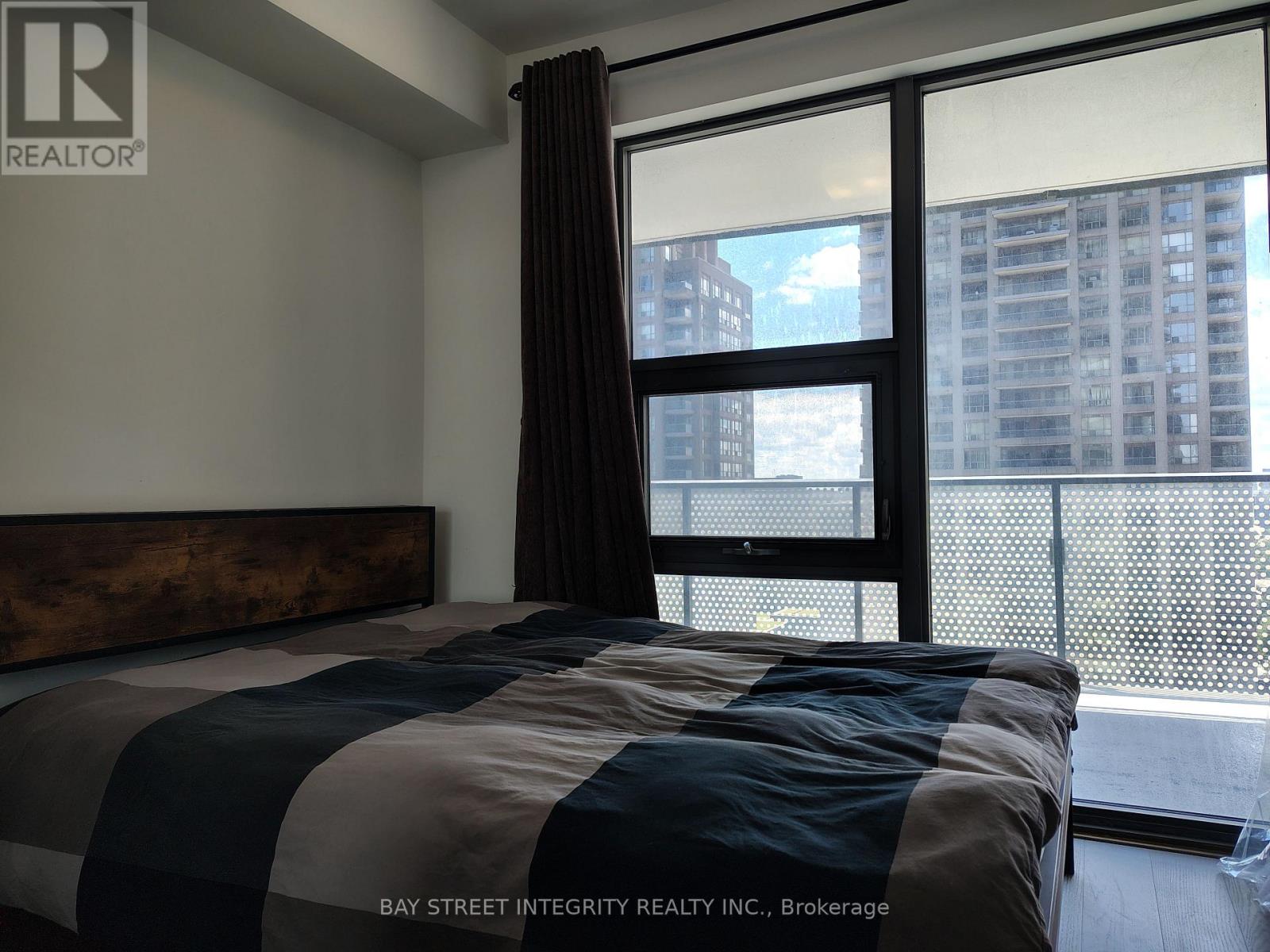 1308 - 11 Wellesley Street W, Toronto, Ontario  M4Y 1E8 - Photo 8 - C13499122