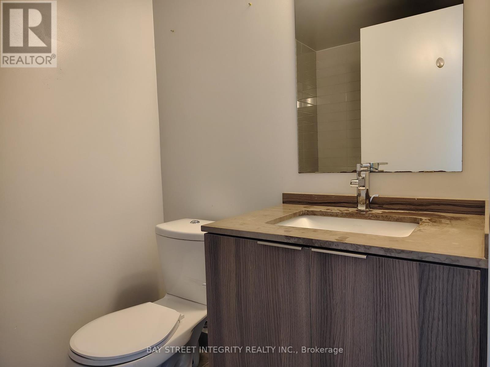1308 - 11 Wellesley Street W, Toronto, Ontario  M4Y 1E8 - Photo 9 - C13499122
