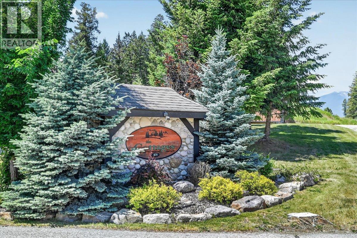 835 Lakeview Drive Unit# 3, Windermere, British Columbia  V0A 1K3 - Photo 2 - 10392772