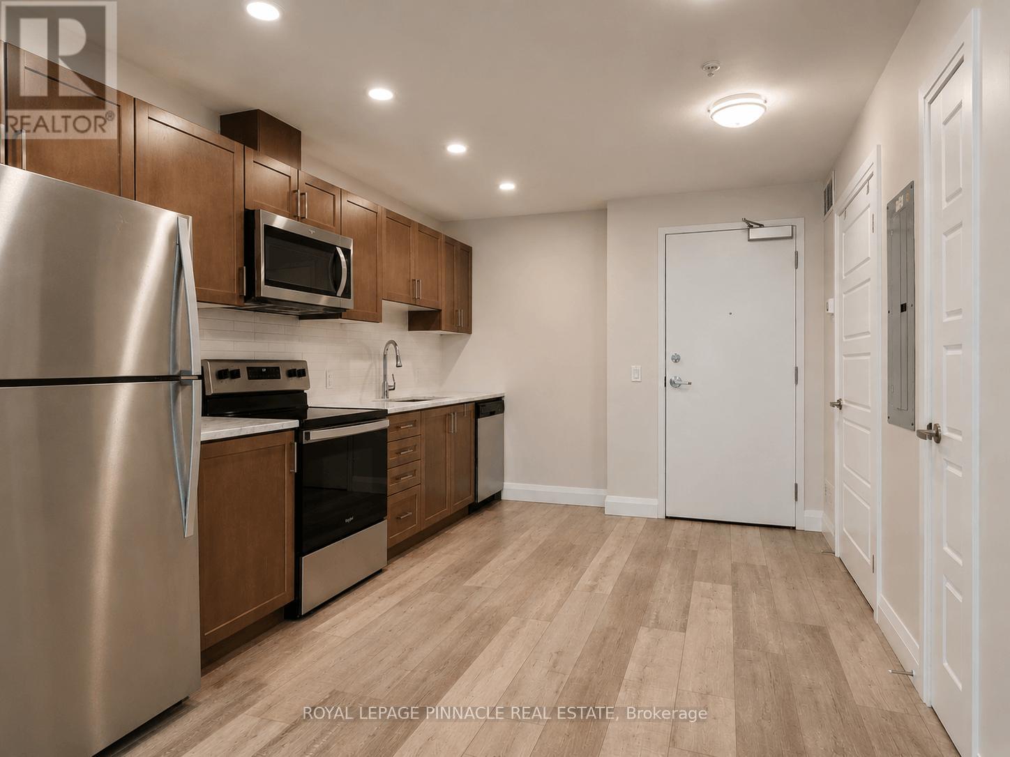 101 - 5 Wake Robin Drive, Kitchener, Ontario  N2E 0H6 - Photo 4 - X13476388