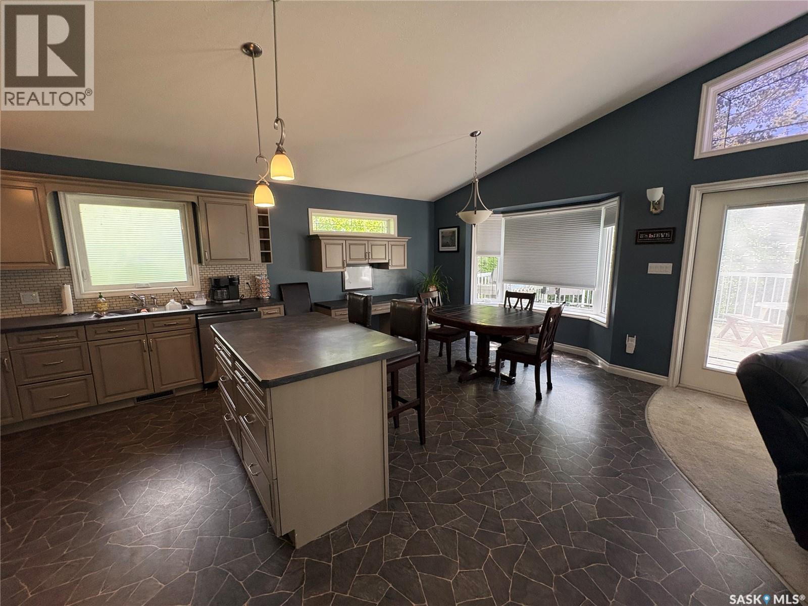 33 Mercedes Bay, Fishing Lake, Saskatchewan  S0A 4J0 - Photo 3 - SK040934