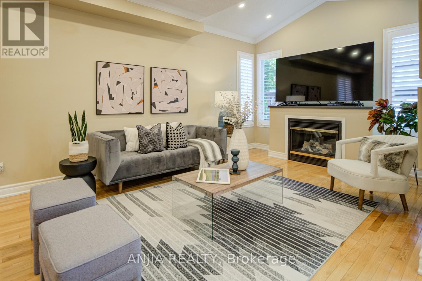 174 Goldenwood Crescent, Markham, Ontario  L6E 1L8 - Photo 6 - N13494330
