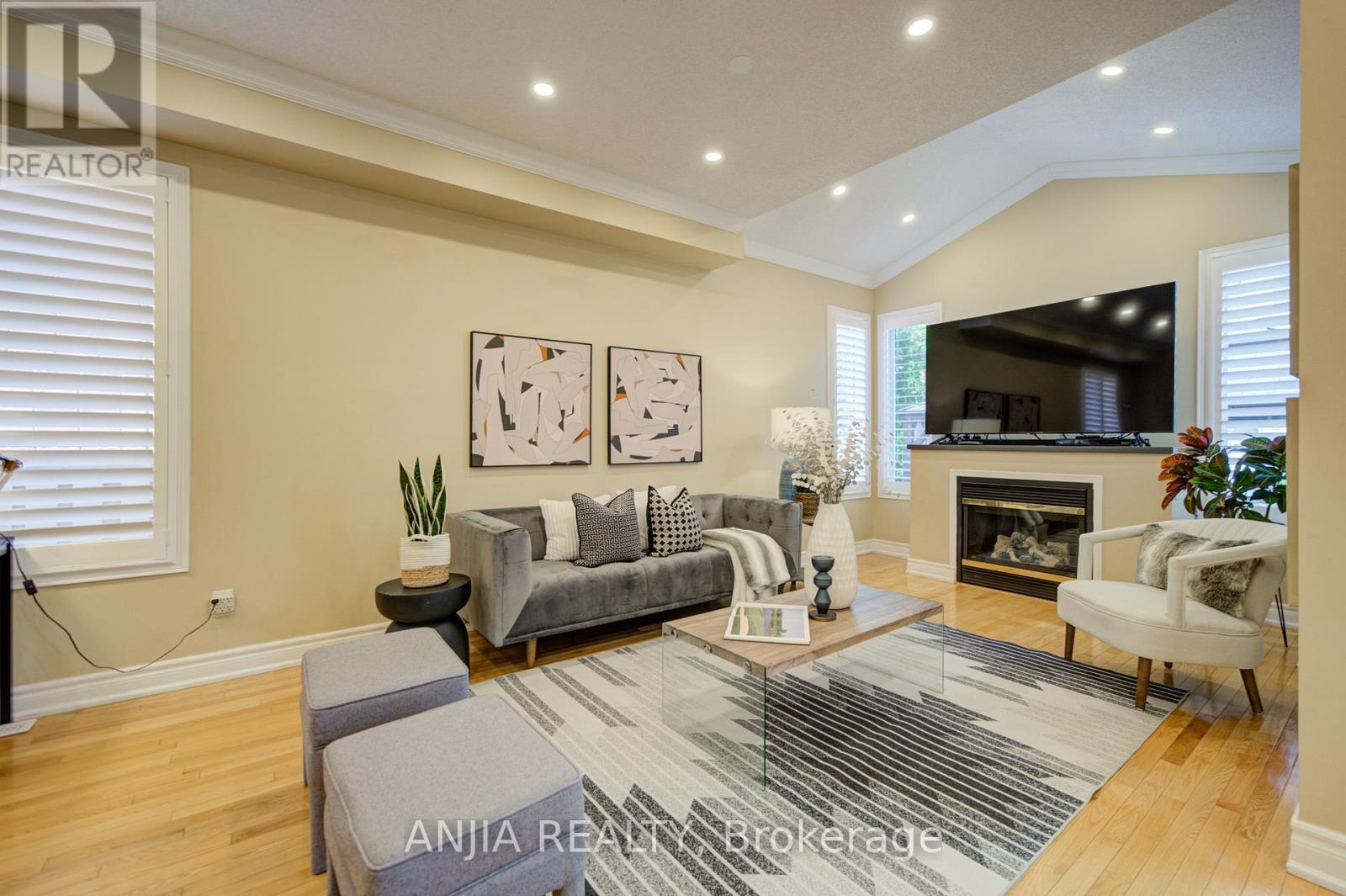 174 Goldenwood Crescent, Markham, Ontario  L6E 1L8 - Photo 9 - N13494330