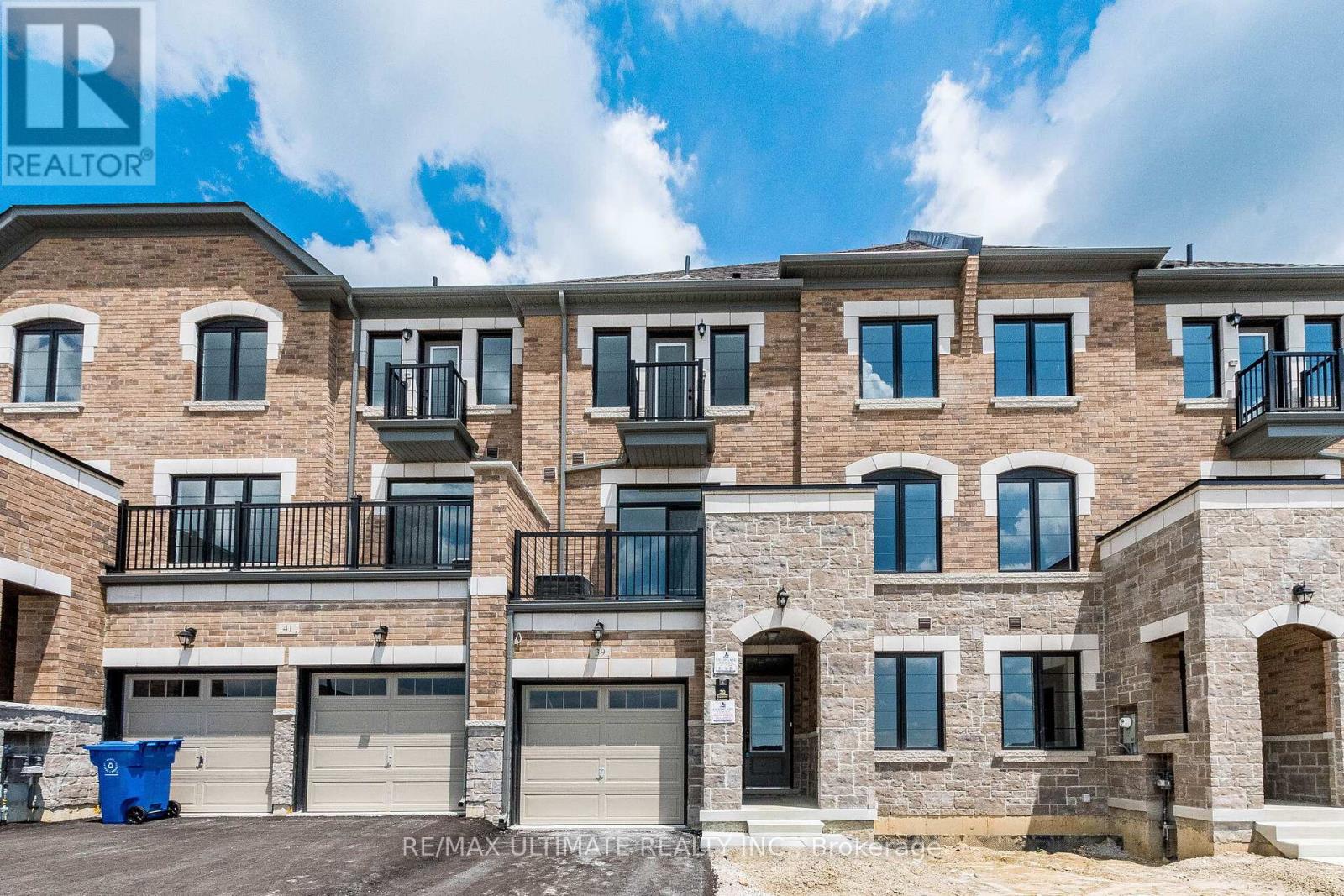 39 SAPWOOD CRESCENT, Brampton, Ontario