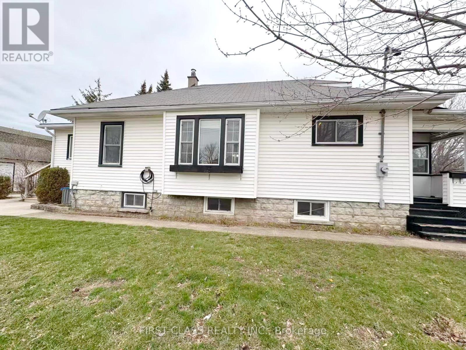 9 GRANTHAM AVENUE, St. Catharines, Ontario