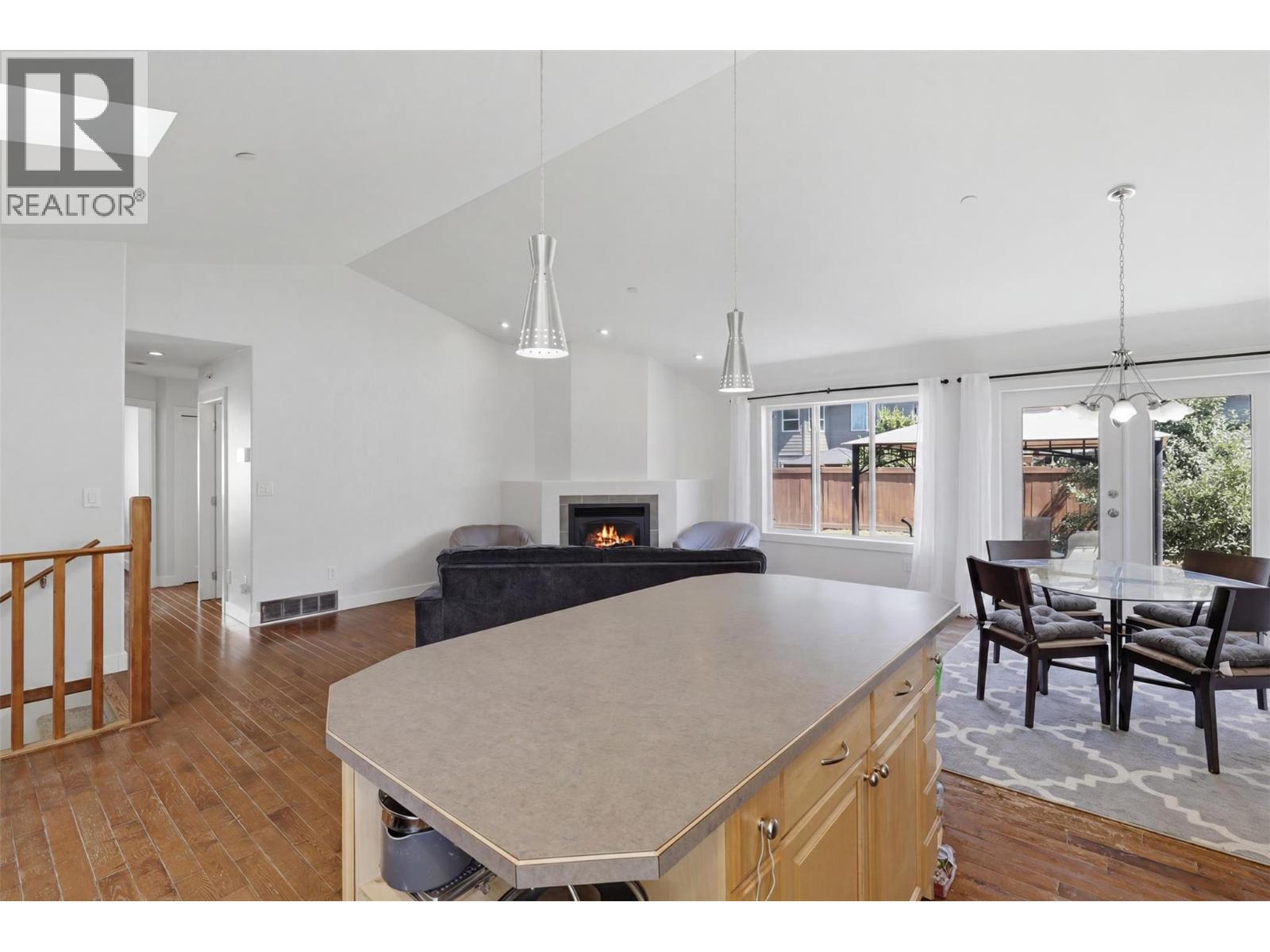 380 Cougar Road, Kamloops, British Columbia  V2C 6V1 - Photo 6 - 10392760