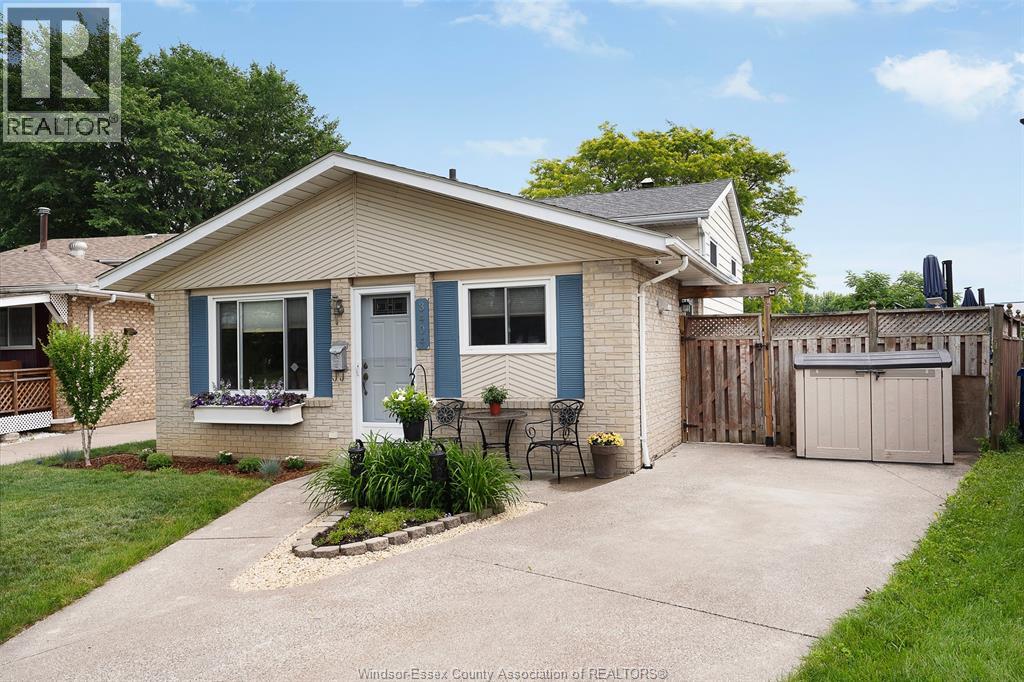 3404 HEMLOCK, Windsor, Ontario