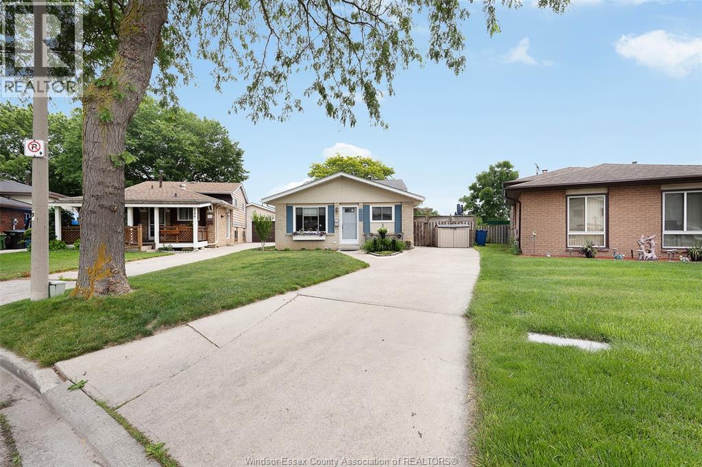 3404 Hemlock, Windsor, Ontario  N8R 1Z9 - Photo 3 - 26014132