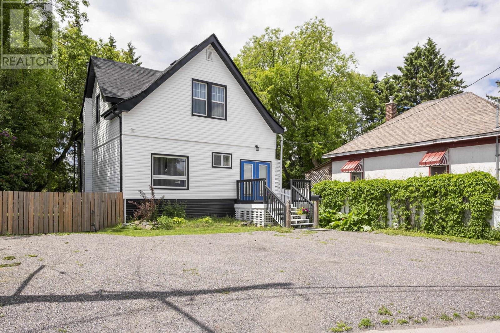 435 Bernard St, Thunder Bay, Ontario  P7C 4H6 - Photo 2 - TB2601650