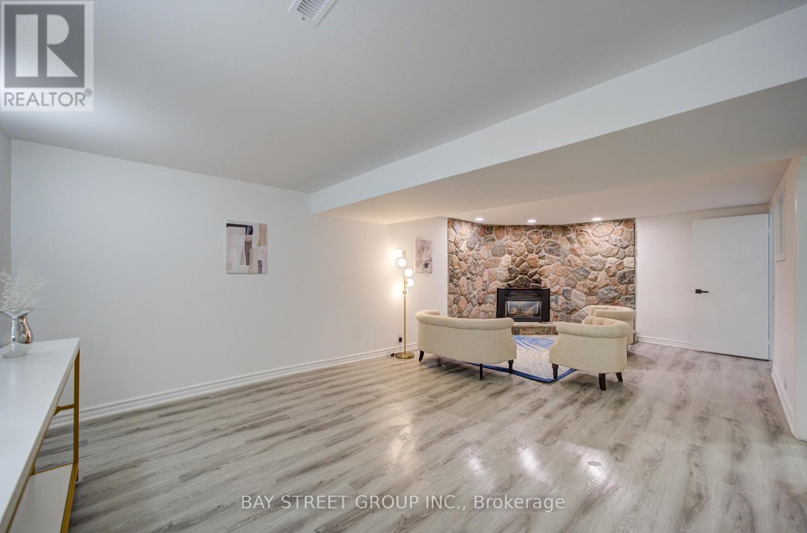 4 Sir Brandiles Place, Markham, Ontario  L3P 2Z5 - Photo 25 - N13441044