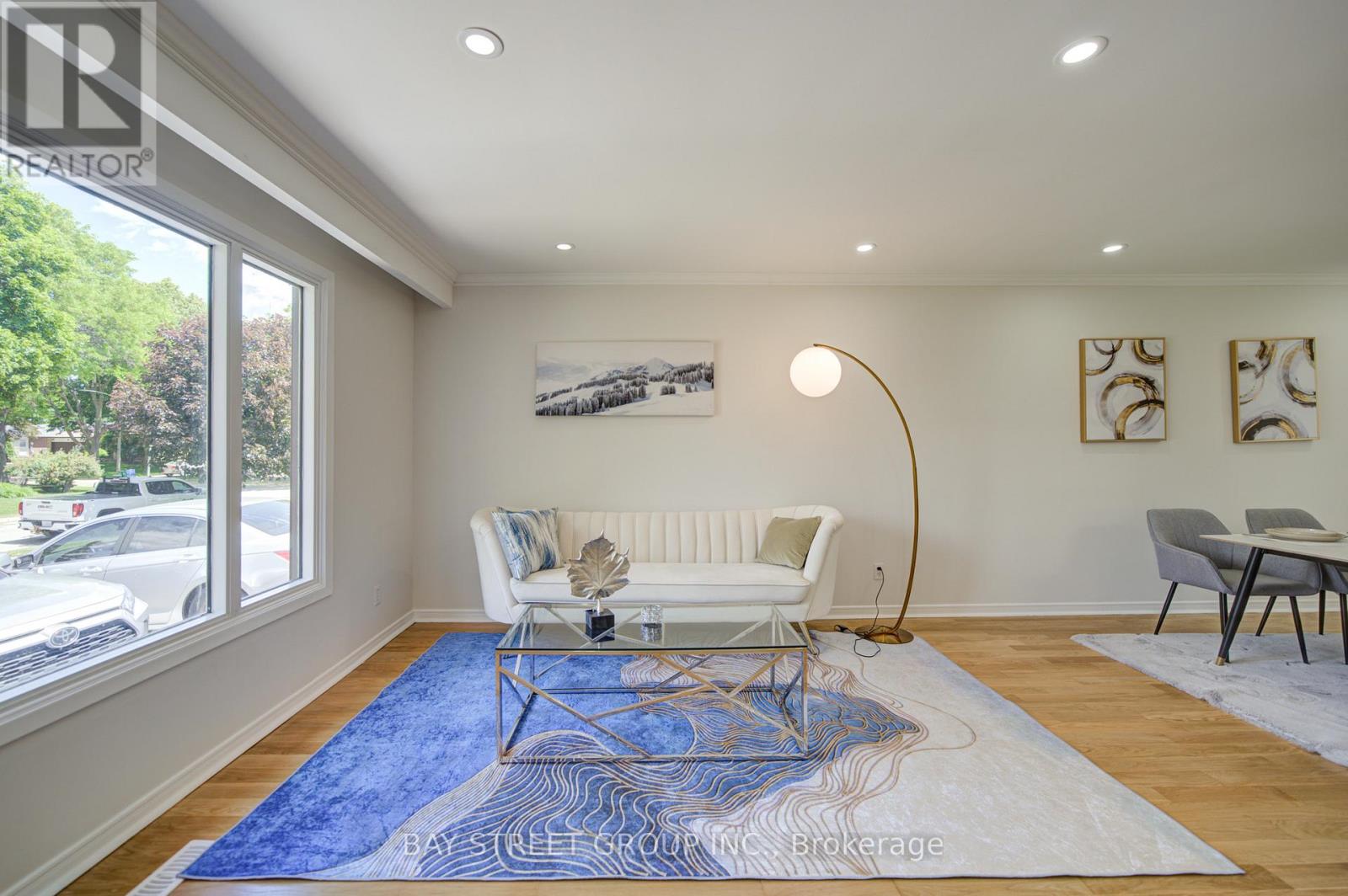 4 Sir Brandiles Place, Markham, Ontario  L3P 2Z5 - Photo 8 - N13441044