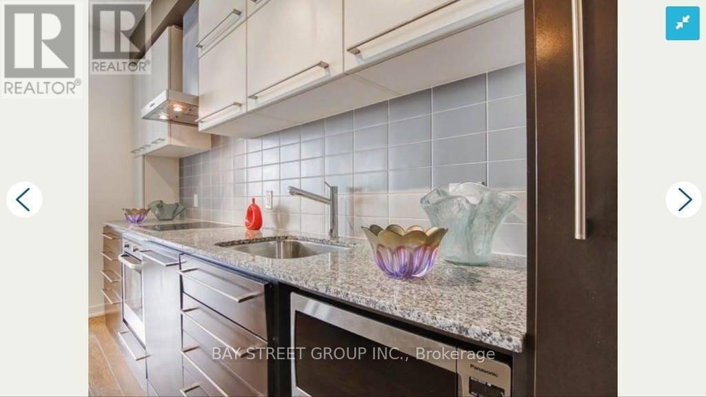 1812 - 770 Bay Street, Toronto, Ontario  M5G 0A6 - Photo 3 - C13435740