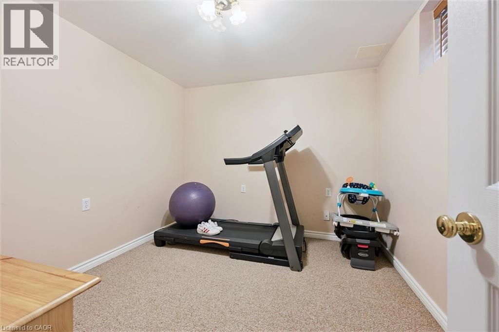 127 Everglade Crescent, Kitchener, Ontario  N2E 3Y5 - Photo 33 - 40843666