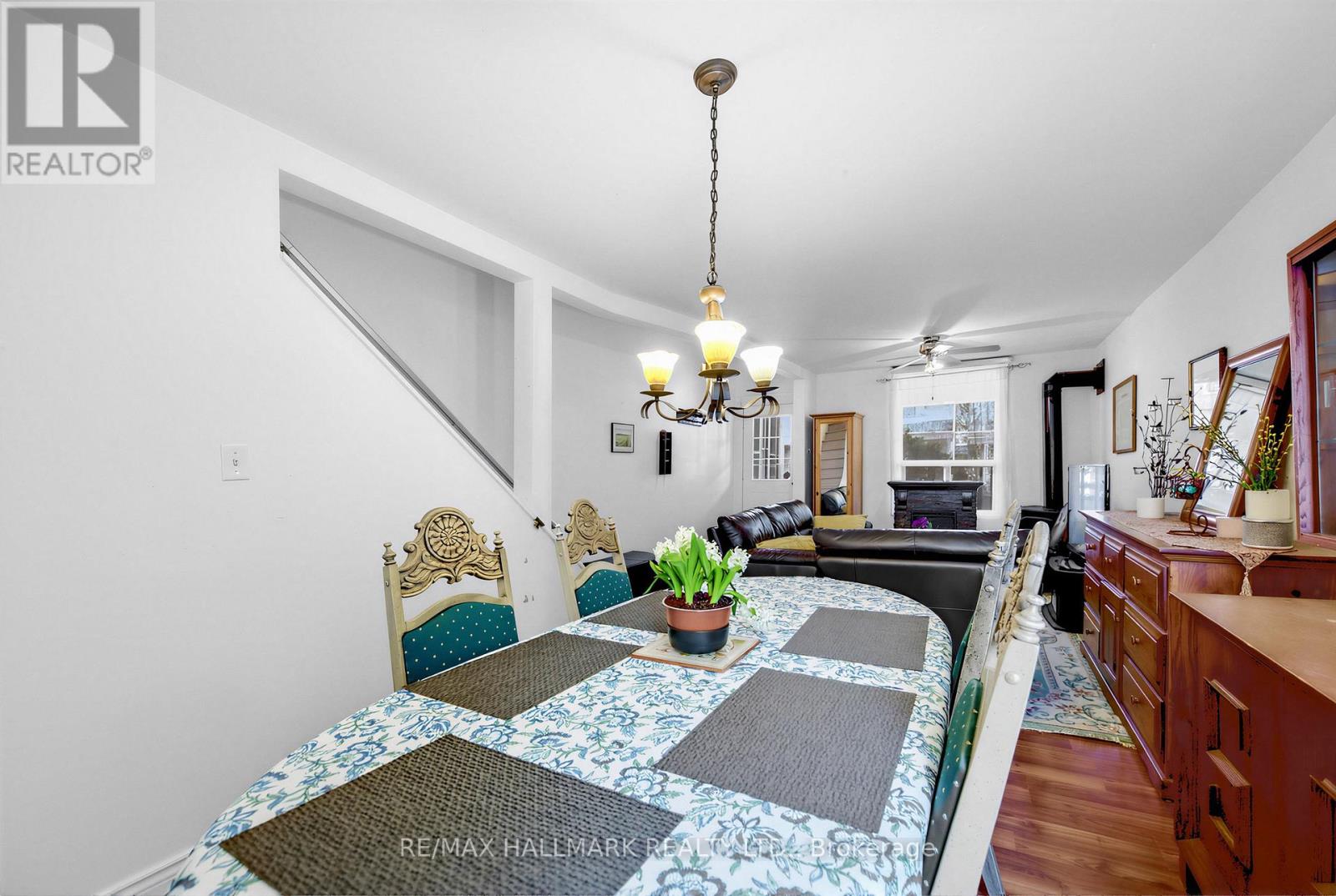 82 Muriel Avenue, Toronto, Ontario  M4J 2Y4 - Photo 14 - E13233886
