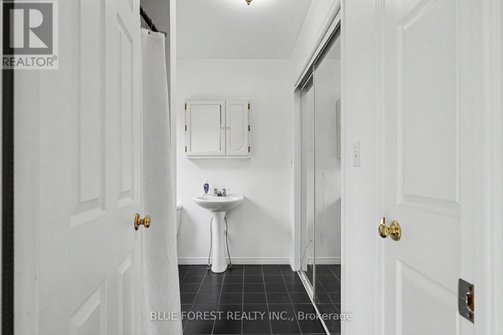 23706 Gray Line, West Elgin, Ontario  N0L 2C0 - Photo 23 - X13499412
