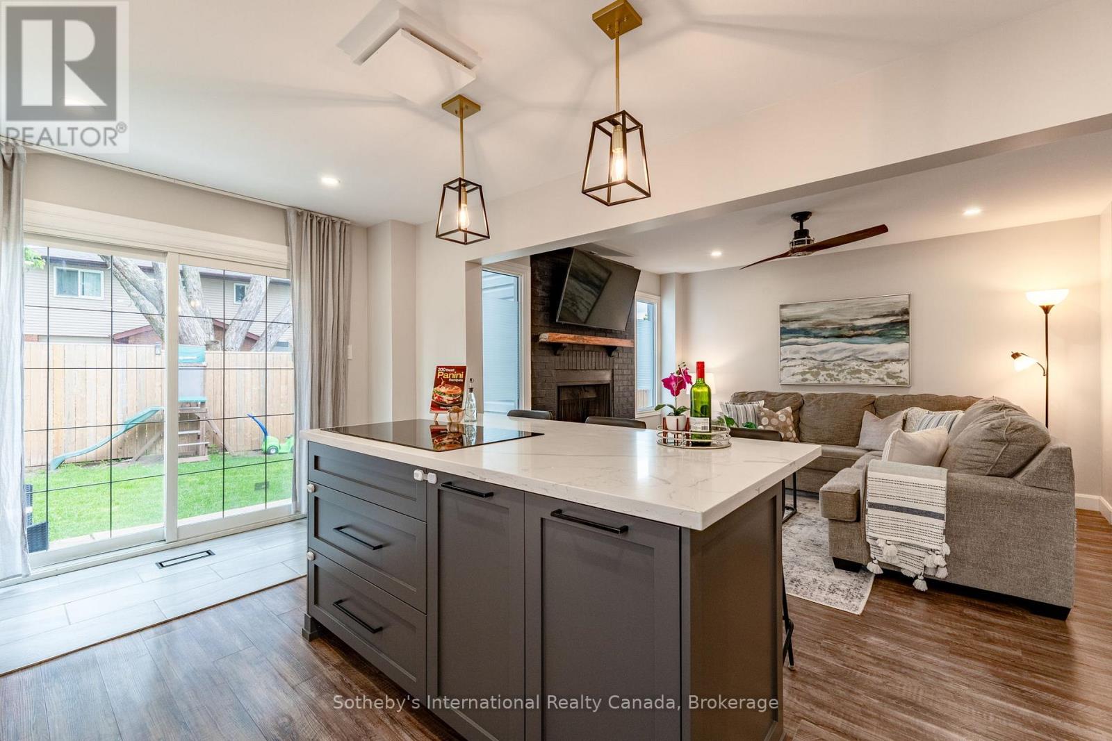 23 Carr Drive, Barrie (Letitia Heights), Ontario  L4N 6M9 - Photo 16 - S13499442