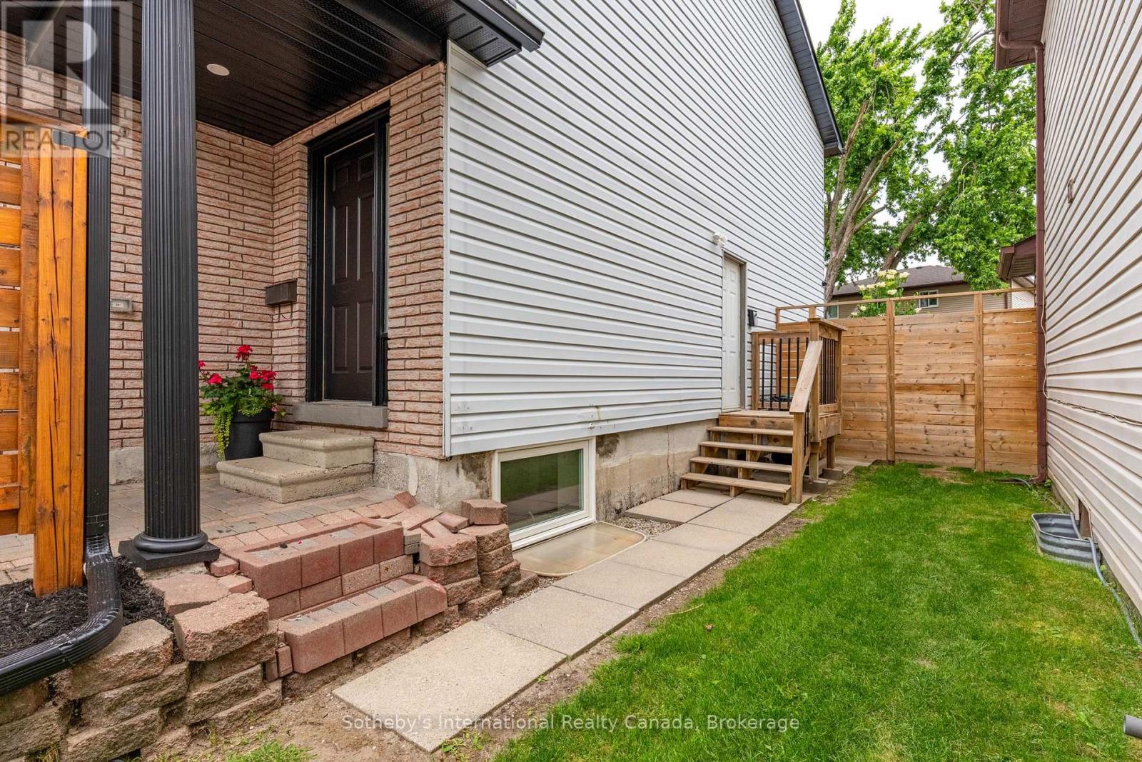 23 Carr Drive, Barrie (Letitia Heights), Ontario  L4N 6M9 - Photo 36 - S13499442