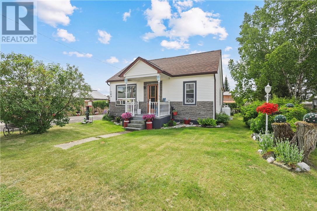 145 Algoma Street, Massey, Ontario  P0P 1P0 - Photo 2 - 2128877