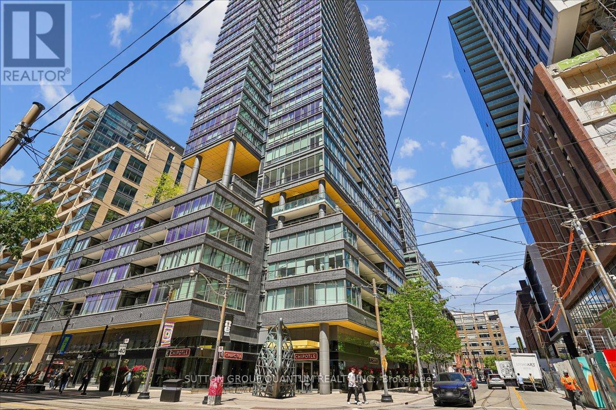 404 - 8 CHARLOTTE STREET, Toronto, Ontario
