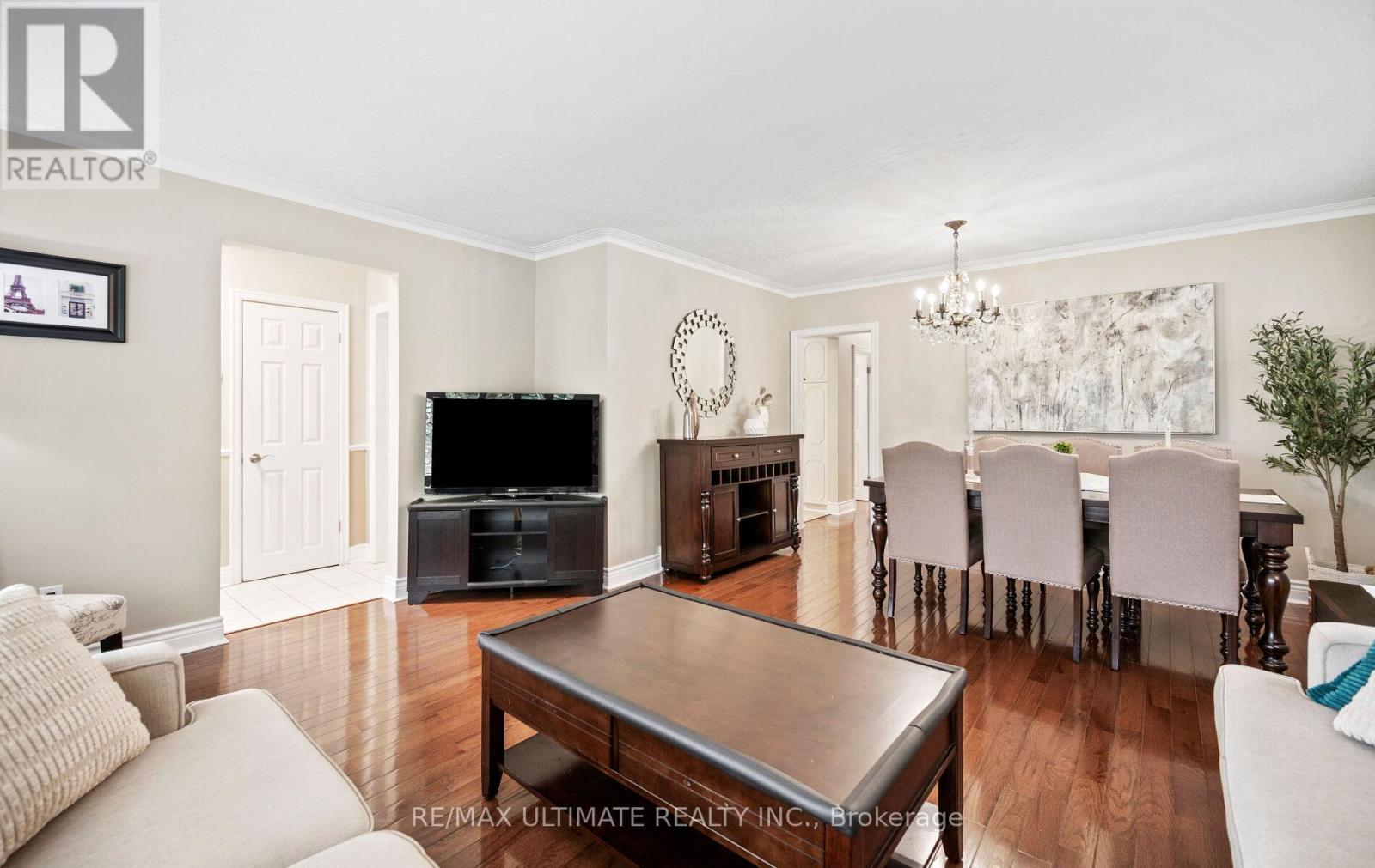 5 Mendip Crescent, Toronto, Ontario  M1P 1Y3 - Photo 10 - E13499358
