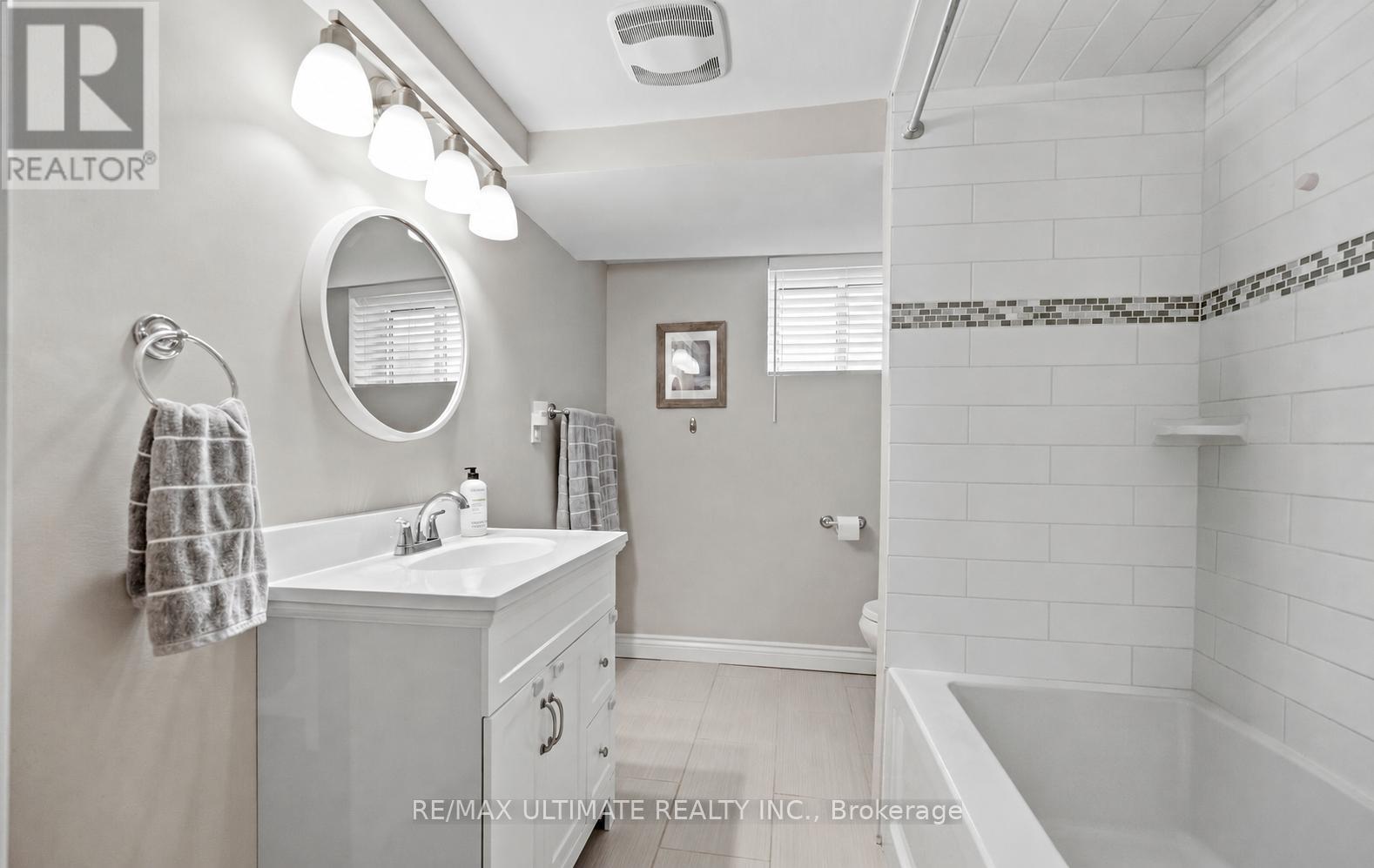 5 Mendip Crescent, Toronto, Ontario  M1P 1Y3 - Photo 39 - E13499358