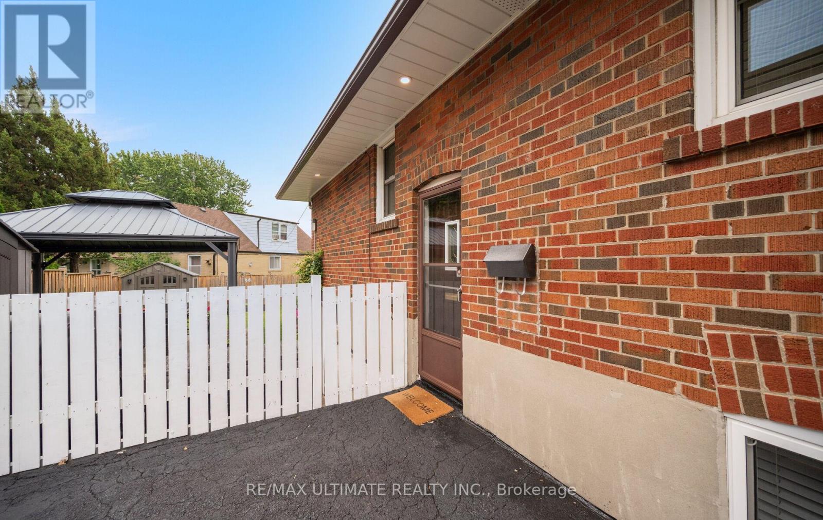 5 Mendip Crescent, Toronto, Ontario  M1P 1Y3 - Photo 42 - E13499358