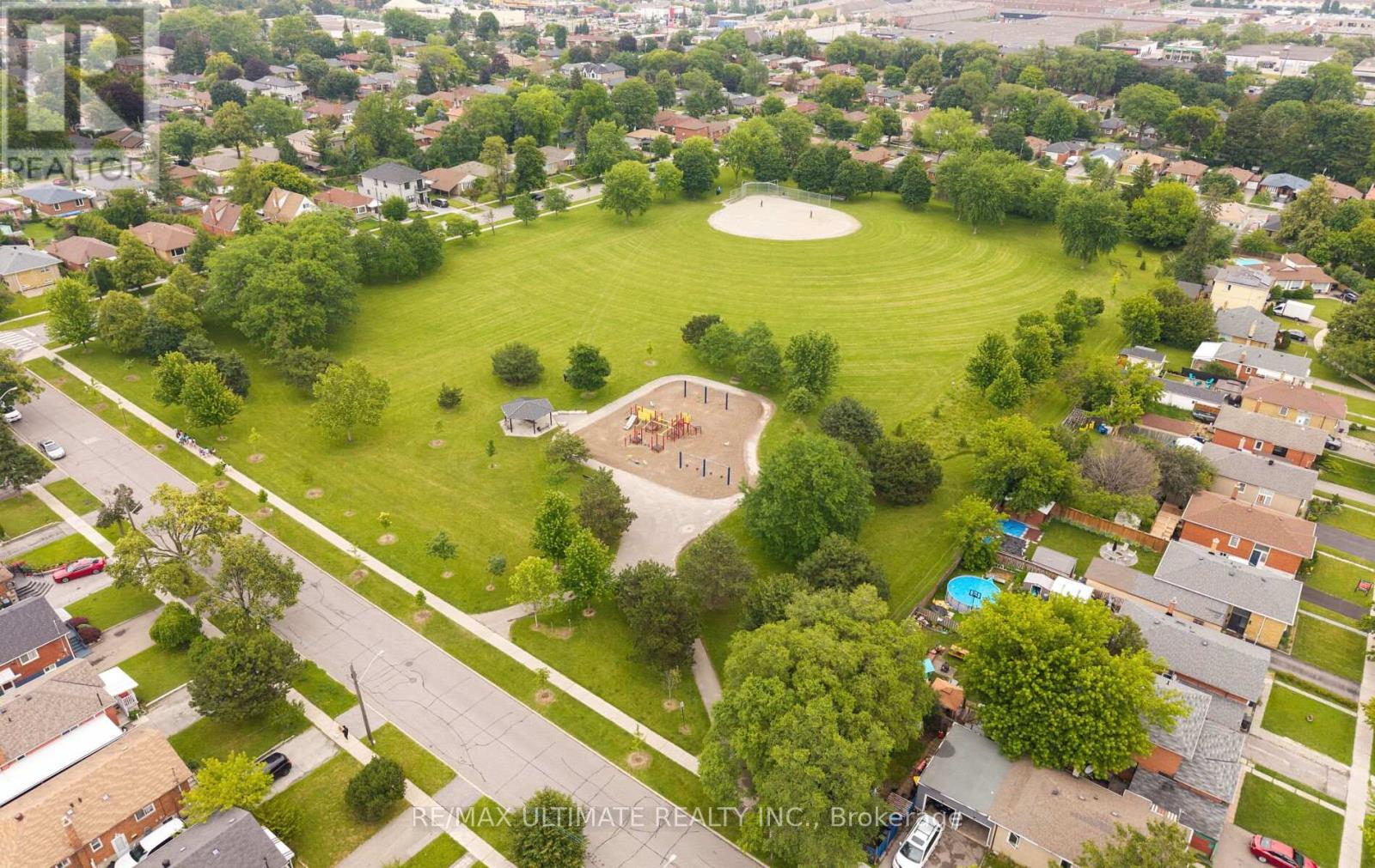 5 Mendip Crescent, Toronto, Ontario  M1P 1Y3 - Photo 49 - E13499358