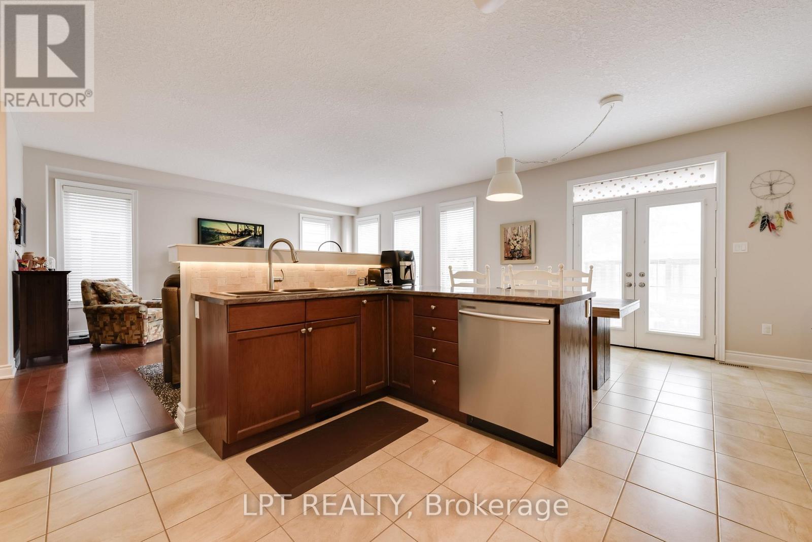 37 Wilson Street, Collingwood, Ontario  L9Y 0Y8 - Photo 8 - S13499372