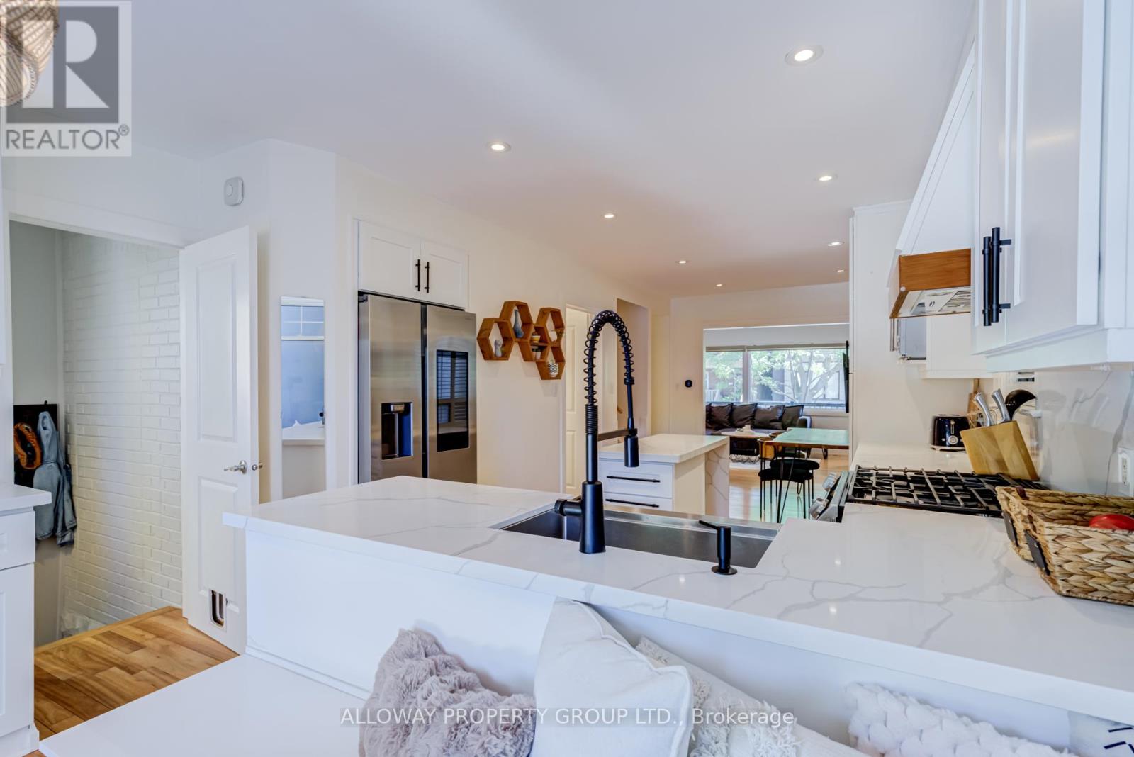 22 Fourth Street, Toronto, Ontario  M8V 2Y3 - Photo 15 - W13499446