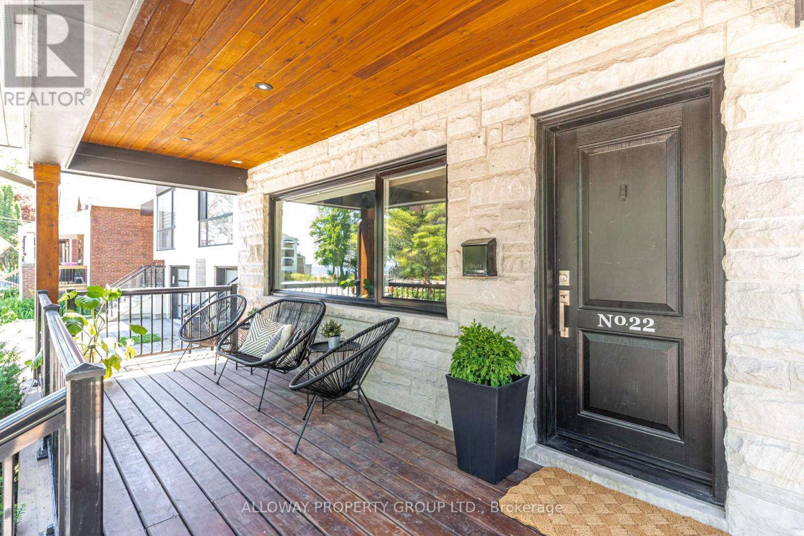 22 Fourth Street, Toronto, Ontario  M8V 2Y3 - Photo 2 - W13499446