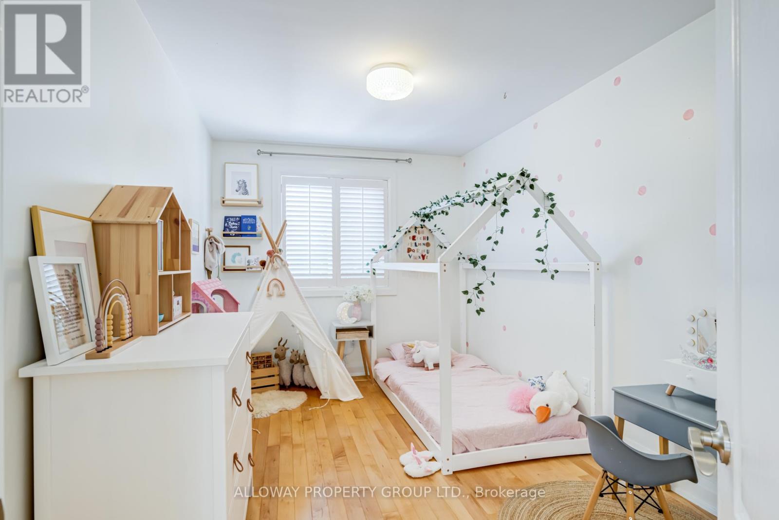 22 Fourth Street, Toronto, Ontario  M8V 2Y3 - Photo 28 - W13499446