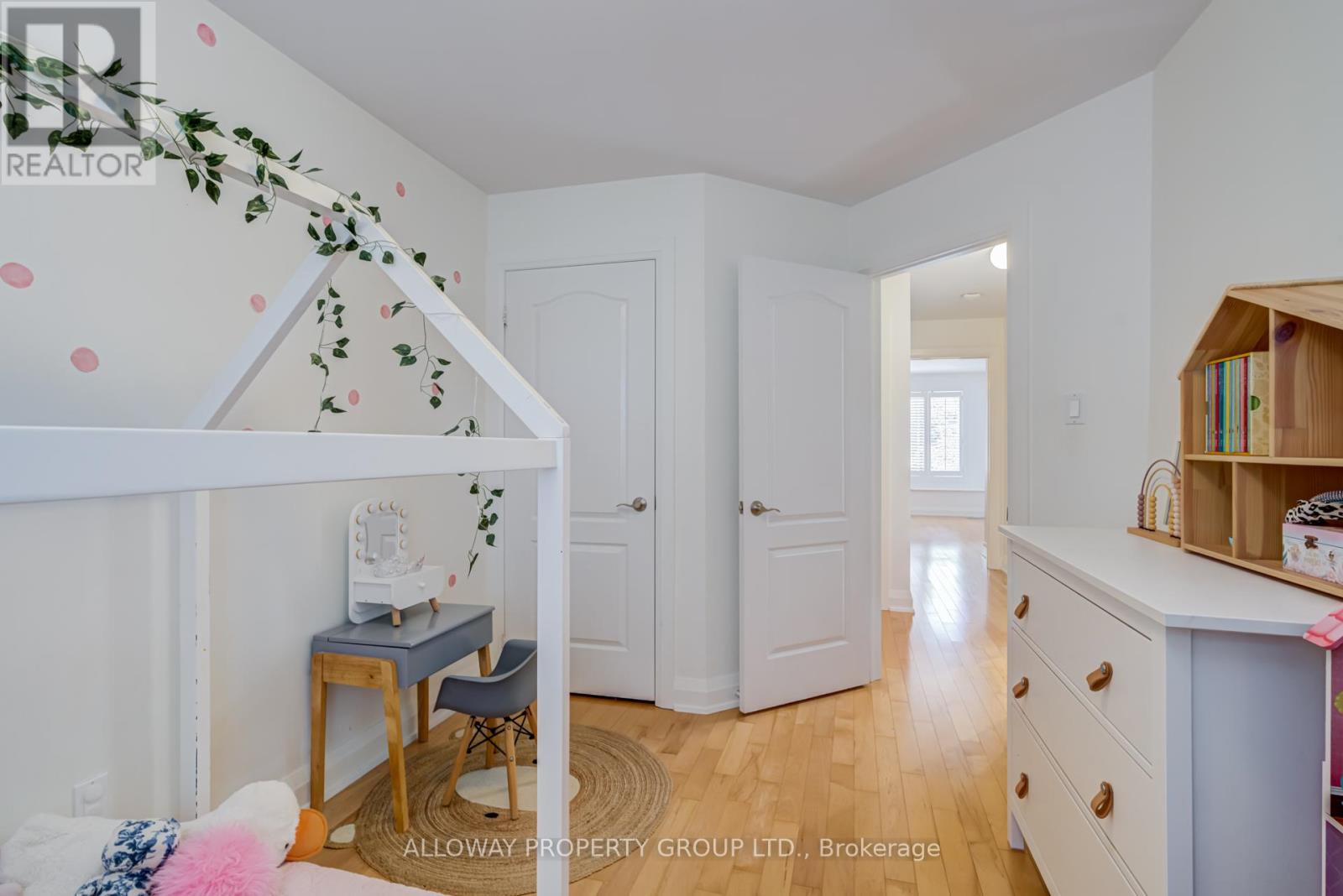 22 Fourth Street, Toronto, Ontario  M8V 2Y3 - Photo 29 - W13499446