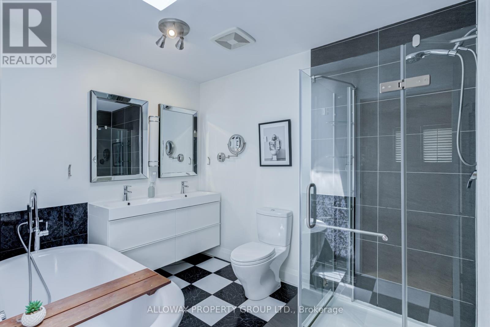 22 Fourth Street, Toronto, Ontario  M8V 2Y3 - Photo 31 - W13499446