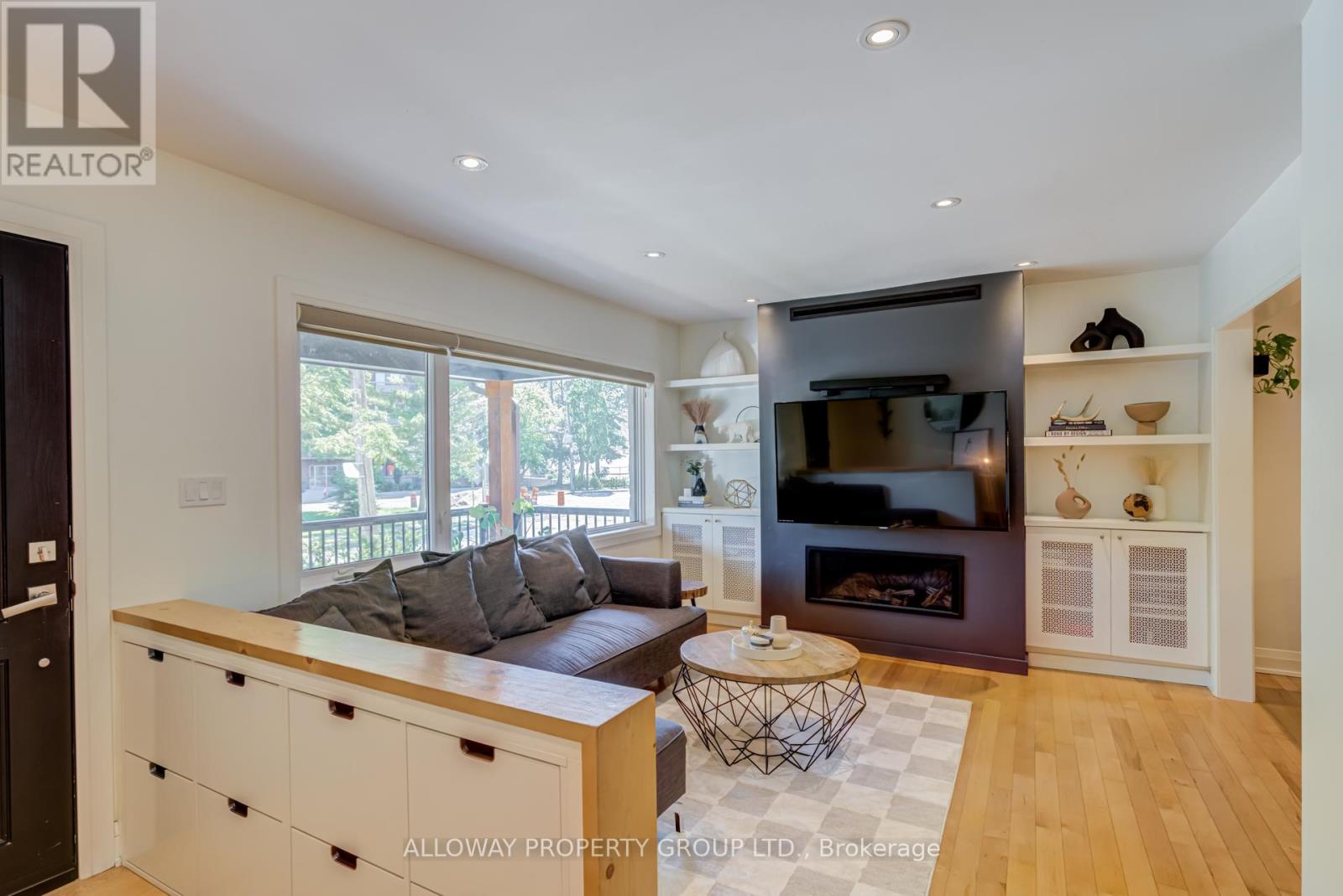 22 Fourth Street, Toronto, Ontario  M8V 2Y3 - Photo 8 - W13499446
